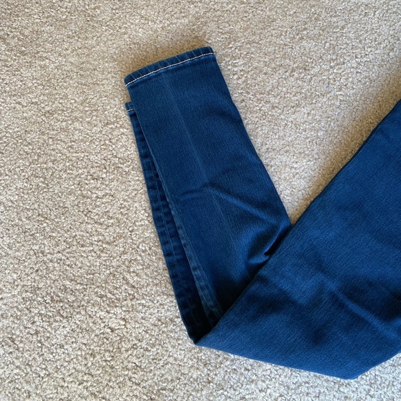 Daytrip Virgo Dark Wash Skinny Jeans - Picture 2 of 7